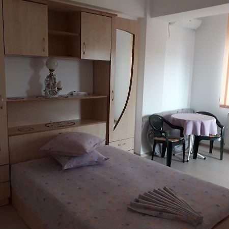 Apartament 3 Camere คอนสตันซา ภายนอก รูปภาพ
