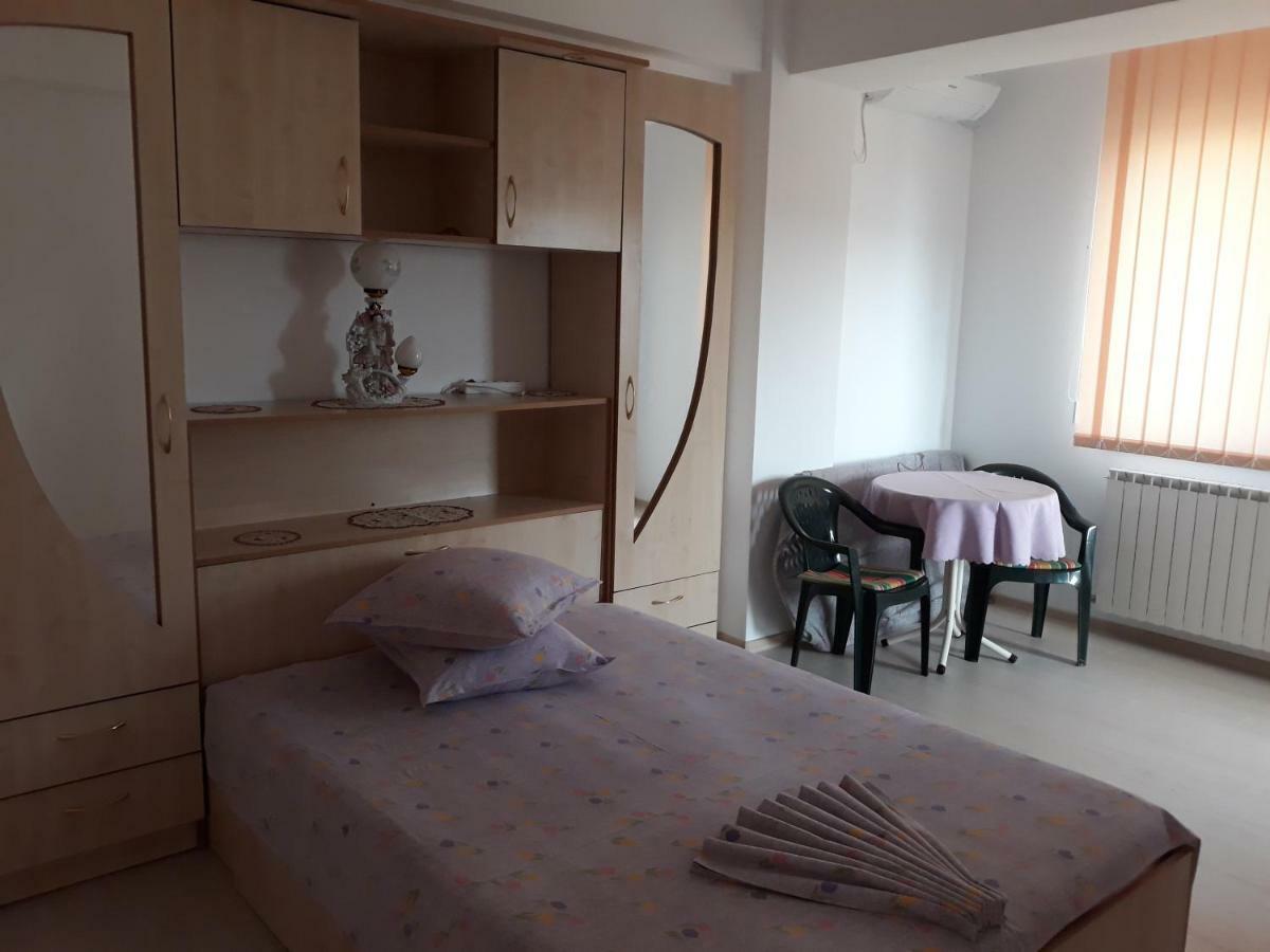 Apartament 3 Camere คอนสตันซา ภายนอก รูปภาพ